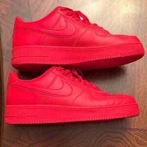 NIKE AIR FORCE 1 LOW TRIPLE RED SIZE 12